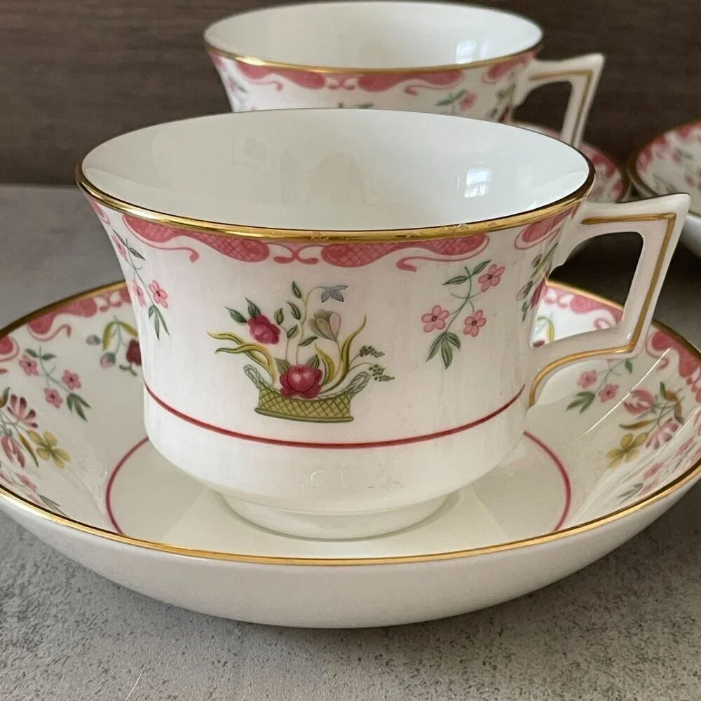 Wedgwood Bianca Williamsburg Set of Four Cups and Saucers Bone China England
